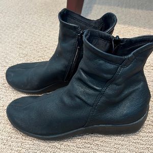 Arcopedico Walking Booties